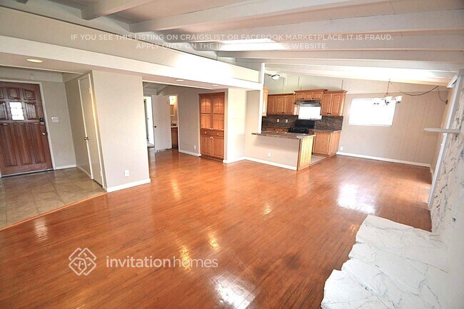 Foto del edificio - 12739 Hartland St