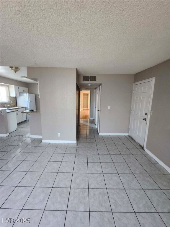 Primary Photo - 33 Gold Bar Ct
