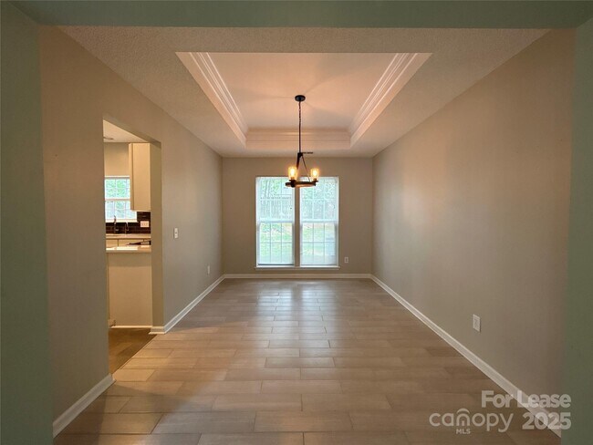 Foto del edificio - 6518 Harburn Forest Dr