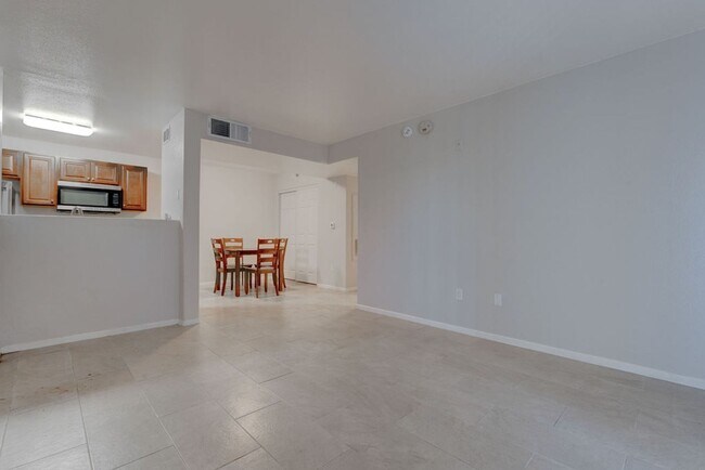 Foto del edificio - 7885 W Flamingo Rd