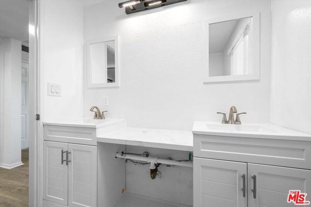 Foto del edificio - 19717 Chase St