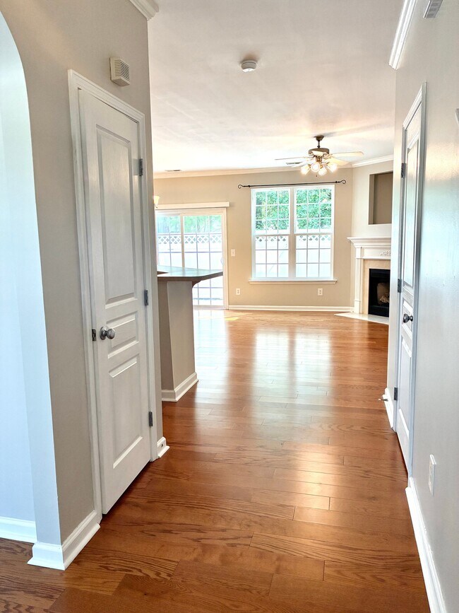 Foto del edificio - 413 Colwick Ln