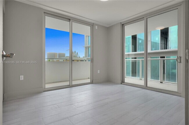 Foto del edificio - 1150 101st St