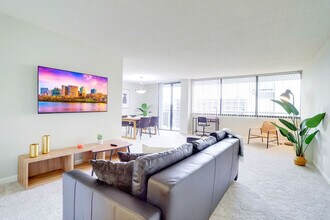 Building Photo - 320 23rd St S