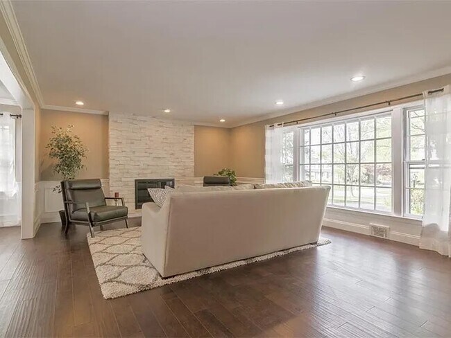 Foto del edificio - 23276 Lyman Blvd