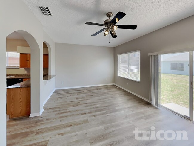 Building Photo - 12603 Longcrest Dr