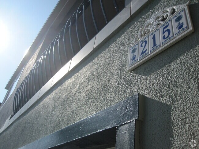 Building Photo - 215 Covina Ave