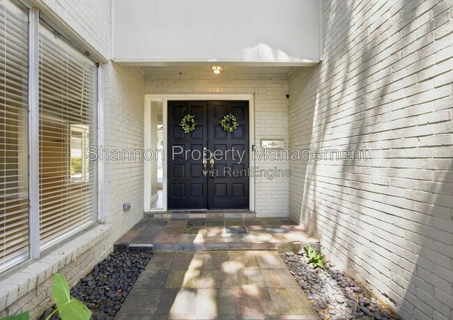 Building Photo - 5522 Dumfries Dr
