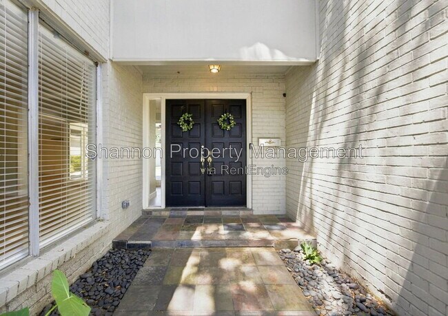 Foto del edificio - 5522 Dumfries Dr