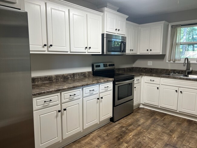 Building Photo - 2053 Mims Rd