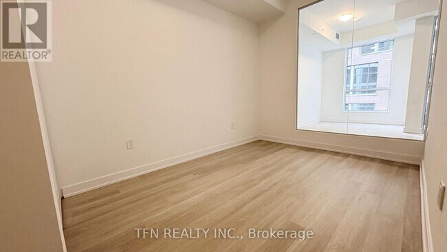 Building Photo - 15 Richardson St