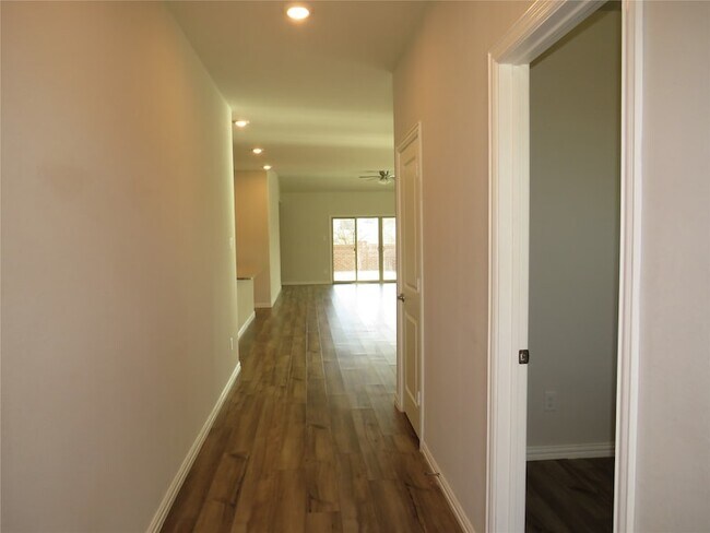 Foto del edificio - 3416 Chasemoor Dr