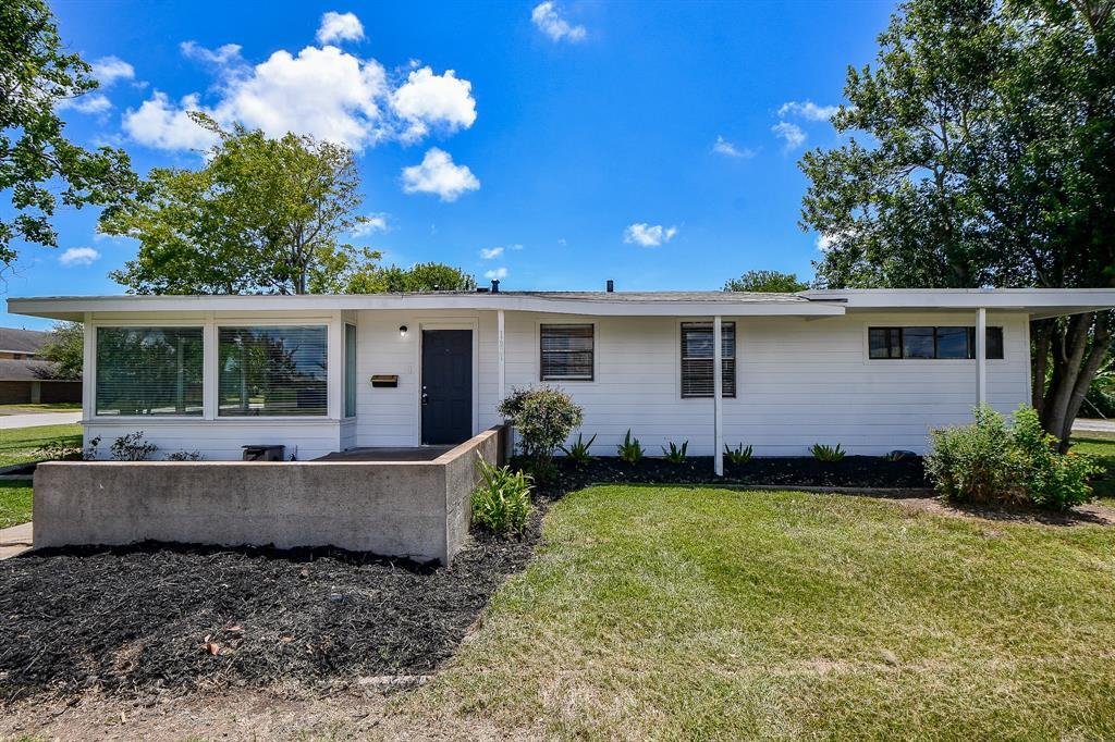 1631 W Broad St, Freeport, TX 77541 House Rental in Freeport, TX