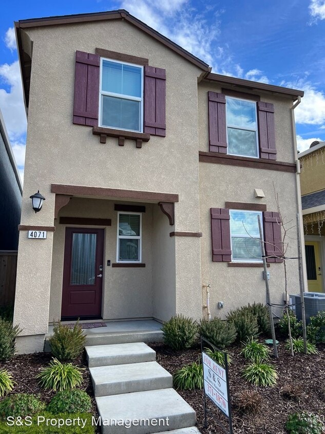 Primary Photo - 3 br, 2.5 bath House - 4071 Liverpool Street