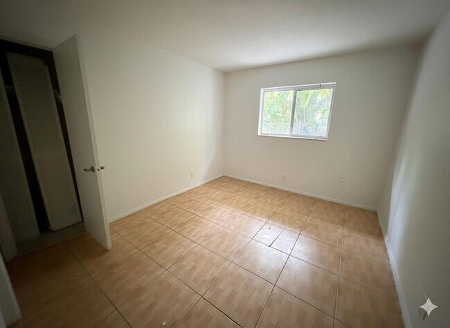 Foto del edificio - 7701 SW 10th St