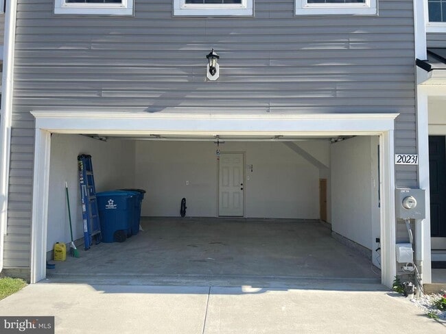 Building Photo - 20231 Capital Ln