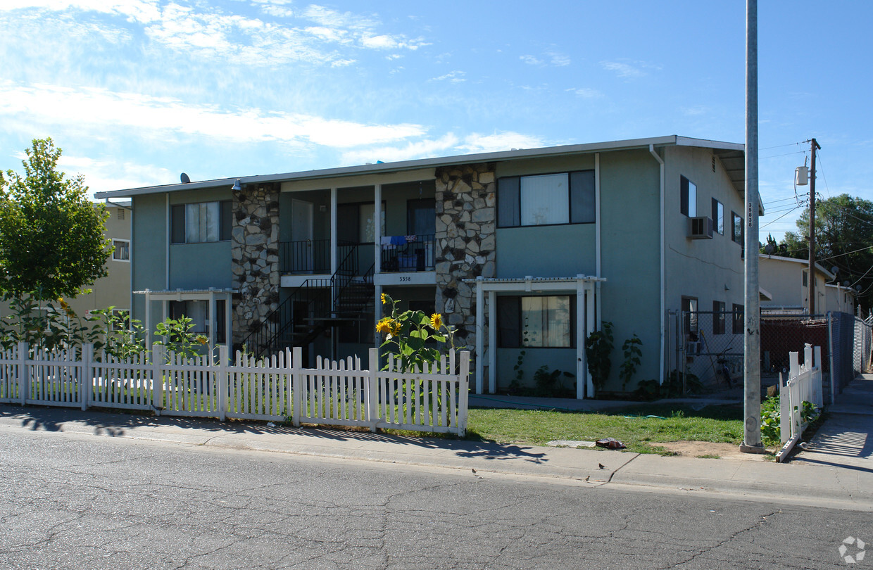 Primary Photo - 3358 Lerwick Rd