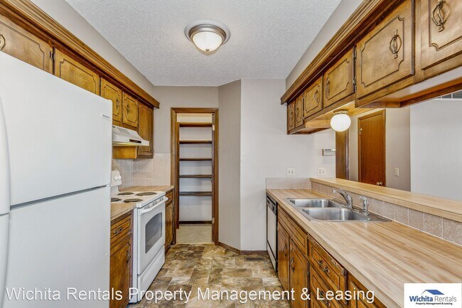 Building Photo - 2 br, 1.5 bath House - 8914 Bluestem