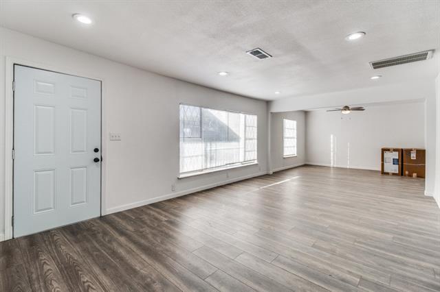 Foto del edificio - 215 W Taylor St