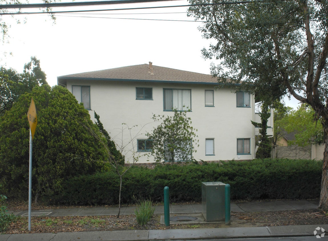 Building Photo - 628 Colorado Ave