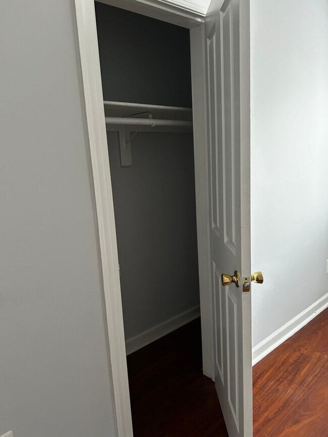 Building Photo - 713 Brandywine St SE