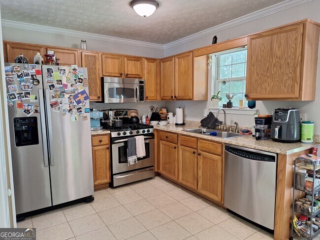 Foto del edificio - 85 Emerald Dr