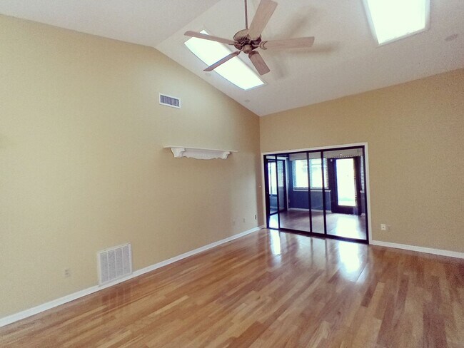 Building Photo - 2503 Tahoe Cir