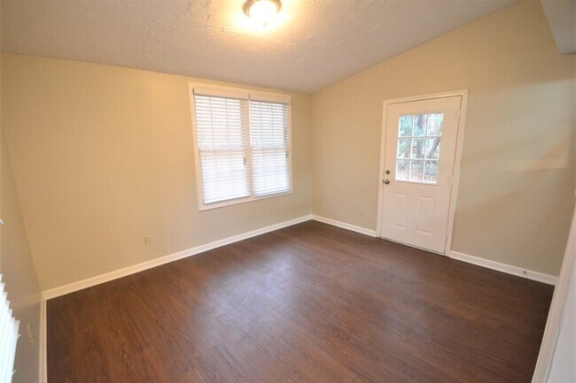 Foto del edificio - 4070 Sumit Wood Dr NW