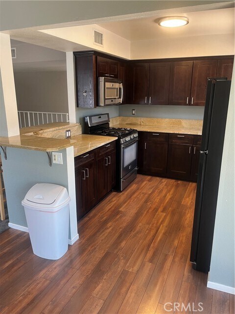 Foto del edificio - 23630 Monument Canyon Dr