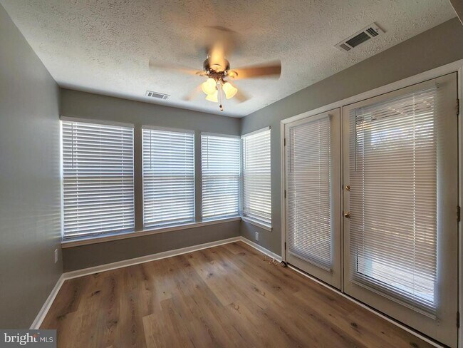 Foto del edificio - 16 Laurel Path Ct