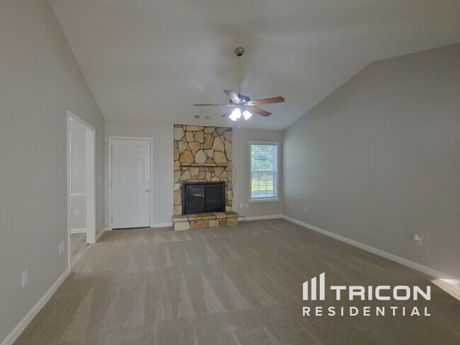 Foto del edificio - 714 Manor Ridge Dr
