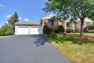 Building Photo - 19 Ptarmigan Dr