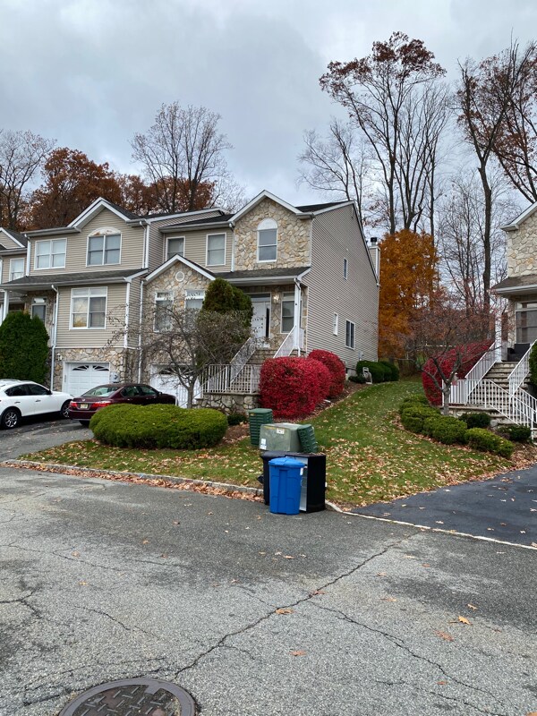 Foto principal - 347 Summerhill Dr