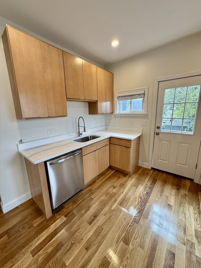 Photo - 124 Chestnut St Apartment