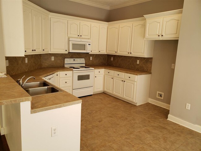Building Photo - 105 River Ridge Ct