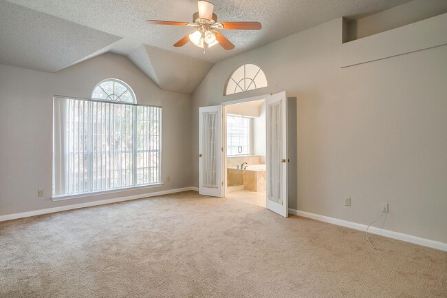 Foto del edificio - Open Floorplan with 3 Bed, 2 Bath Home in Established Neighborhood- Fort Worth- 76120