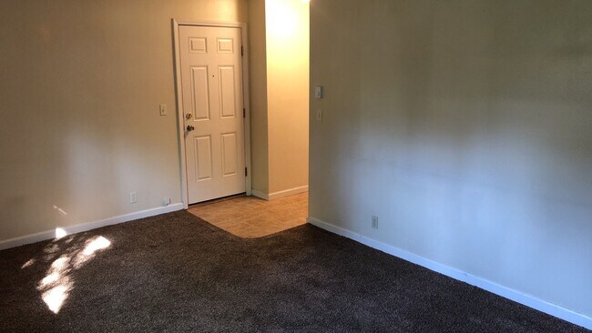 Foto del edificio - 225 NW Tingley St