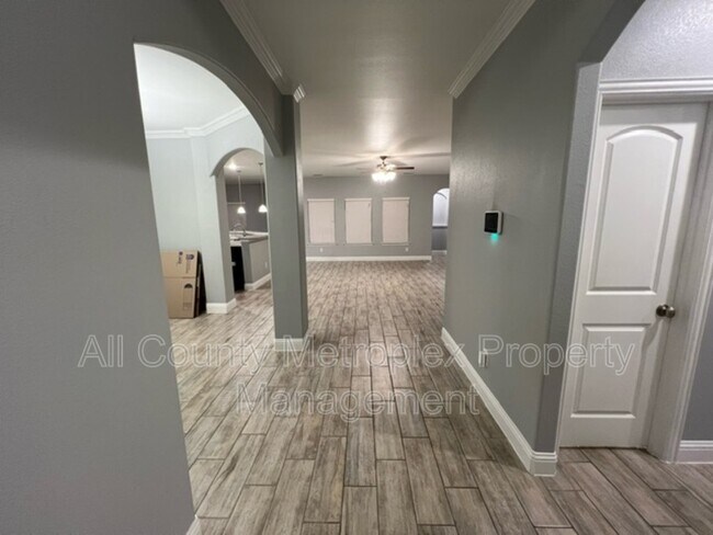 Foto del edificio - 4006 Whitetail Ln