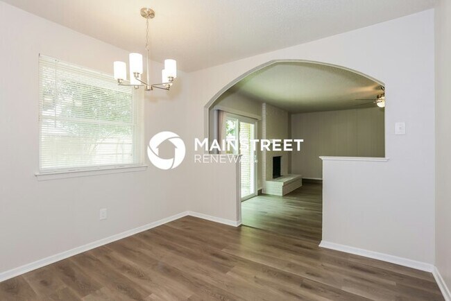 Foto del edificio - 3 Bedroom Pet-Friendly Home in Irving, TX with Main Street Renewal