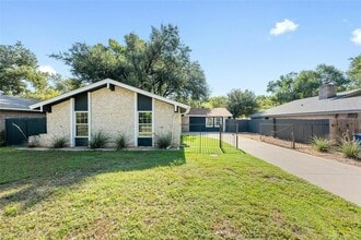 Building Photo - 10305 Leaning Willow Dr