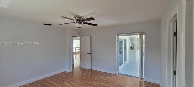 Foto del edificio - 9060 SW 53rd St