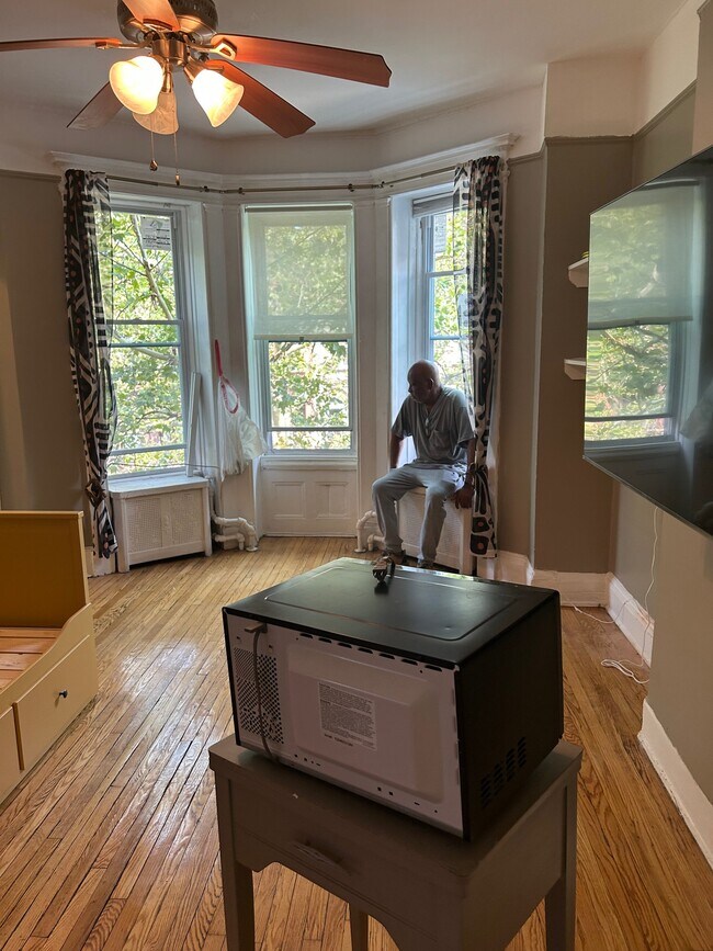 Foto del edificio - 162 Underhill Ave