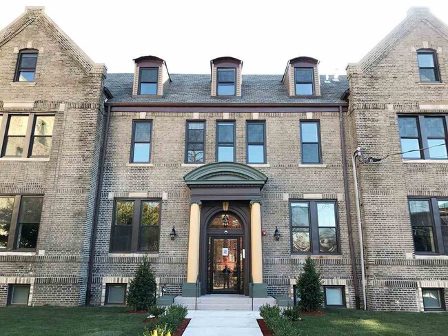 Building Photo - 78 Summit Ave
