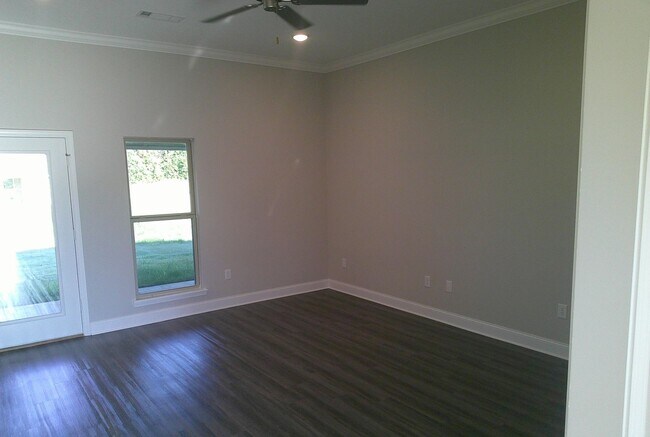 Building Photo - JUST REDUCED!! PLUS..***Move in Special..1...