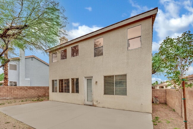 Foto del edificio - Beautiful property with excellent natural light