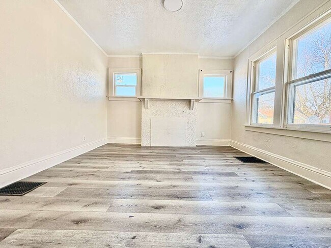 Foto del edificio - 1503 Hermosa Pl