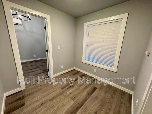 Foto del edificio - 1927 Stevens Street