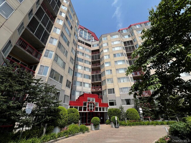 Building Photo - 10 Stewart Pl