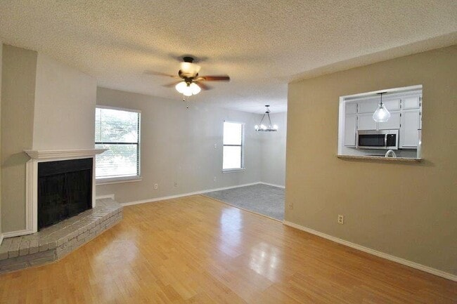 Building Photo - 104 Woodie Way