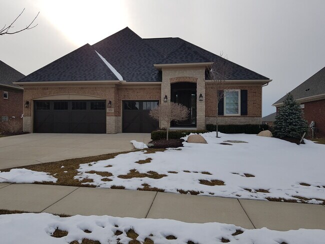 Building Photo - 24363 Pinnacle Cir